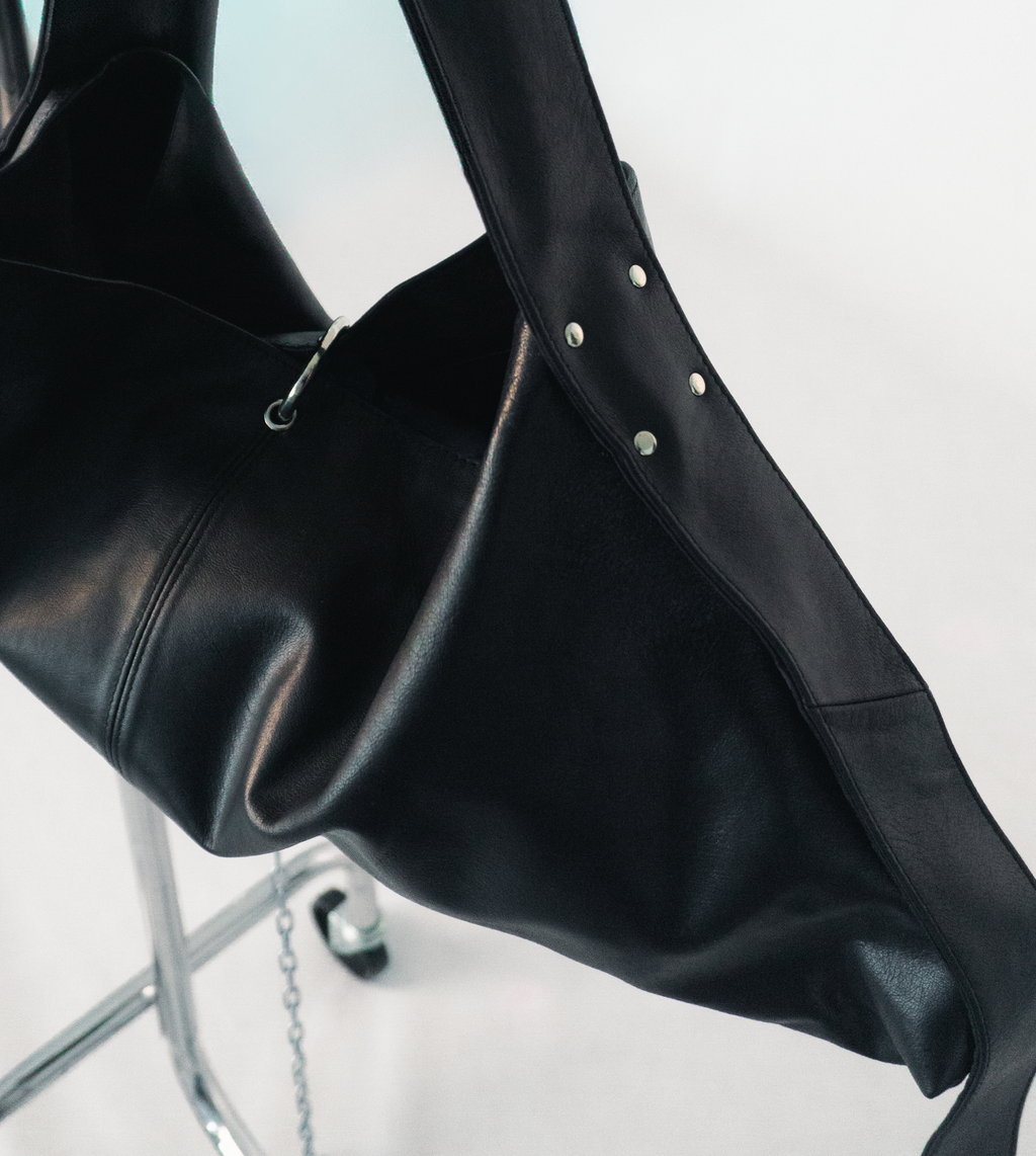 SHOULDER BAG - BLACK