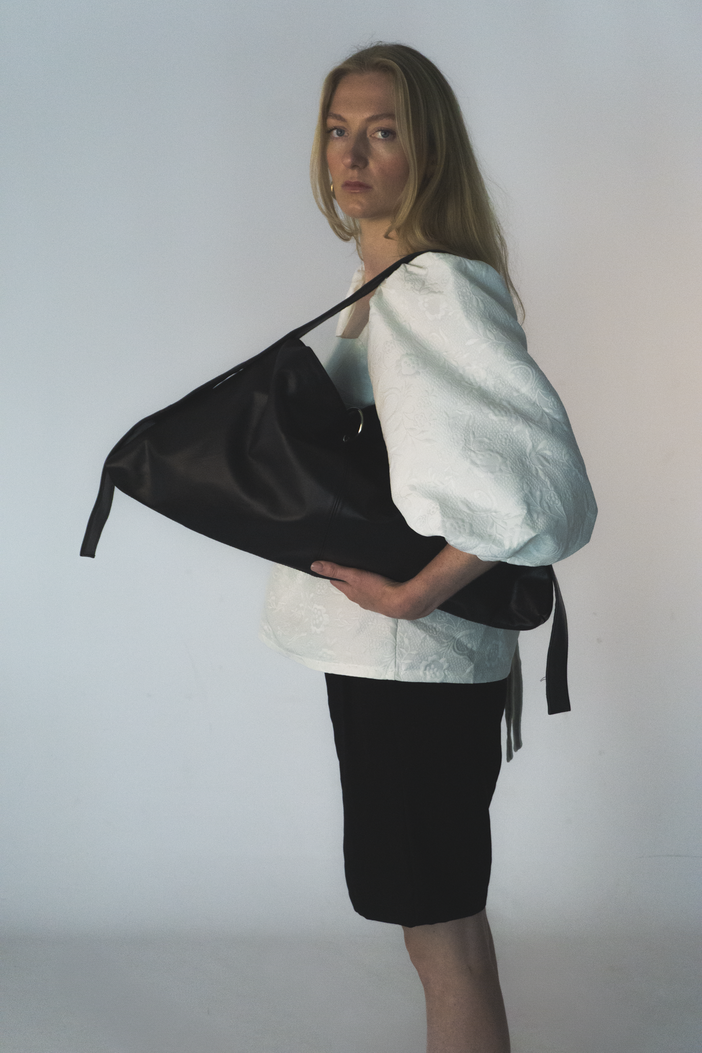 SHOULDER BAG - BLACK